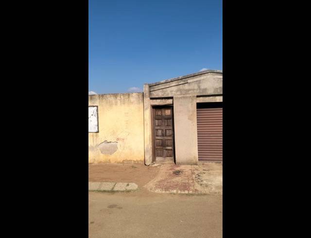 2 BEDROOM HOUSE FOR SALE IN TOKOZA